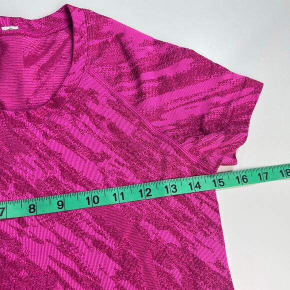 Lululemon Swiftly Tech Short Sleeve Shirt 2.0 Sz 6
Mesh Camo PowPink/Ripened Ras - Picture 10 of 15